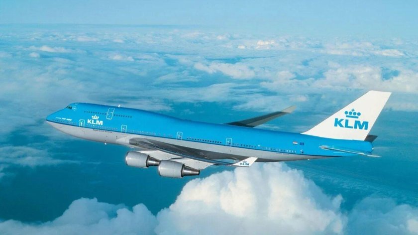 Самолеты голубого цвета