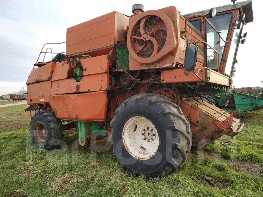 Комбайн Дон 1200б