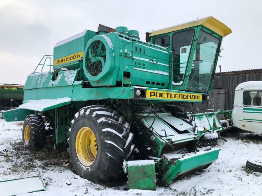 Комбайн Ростсельмаш Дон 1500