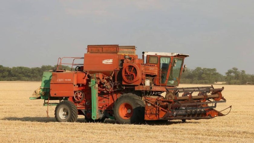 Зерноуборочный комбайн Дон 1500