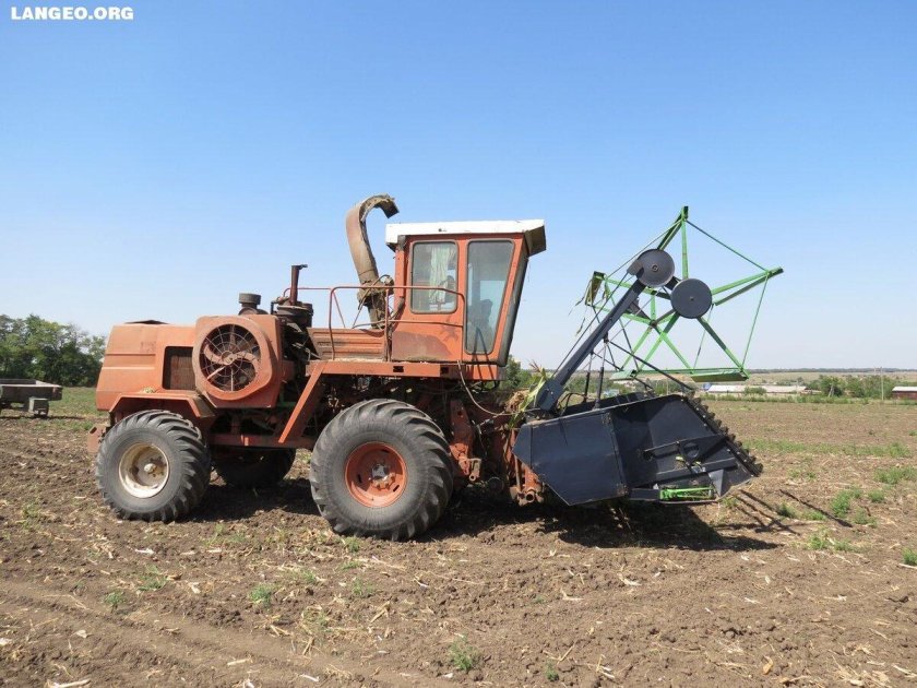 Силосный комбайн Дон 680м