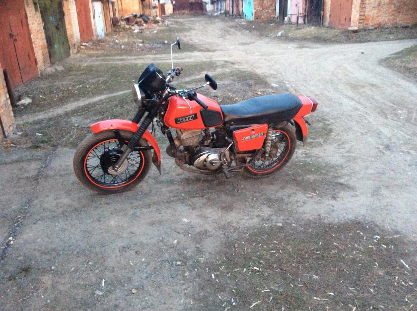 Мотоцикл ИЖ Планета 5 красный