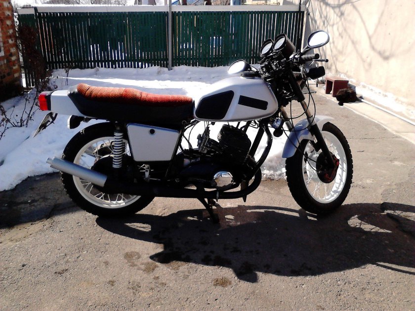 ИЖ Планета 5 белая