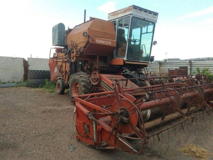 Комбайн Енисей 1200 1м