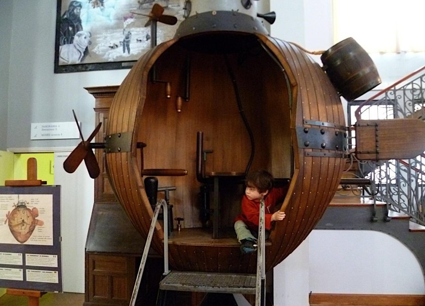 Ефим Никонов первая подводная лодка