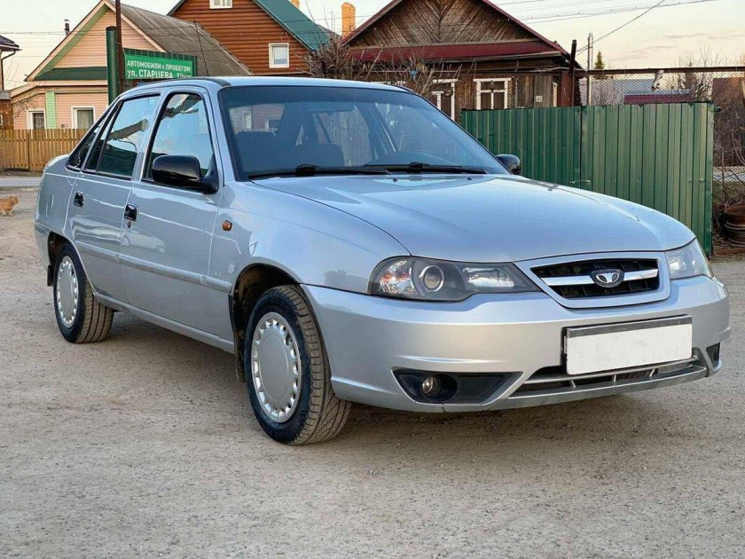 Daewoo Nexia 2011 серебро