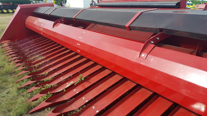 Жатка для уборки подсолнечника Ростсельмаш