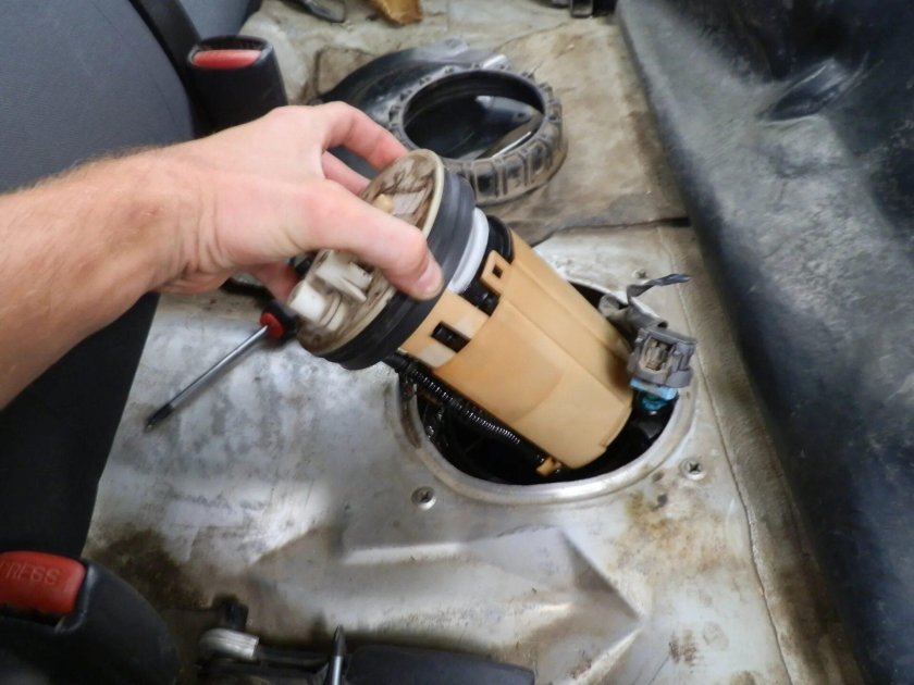 Фильтр тонкой очистки топлива Mitsubishi RVR