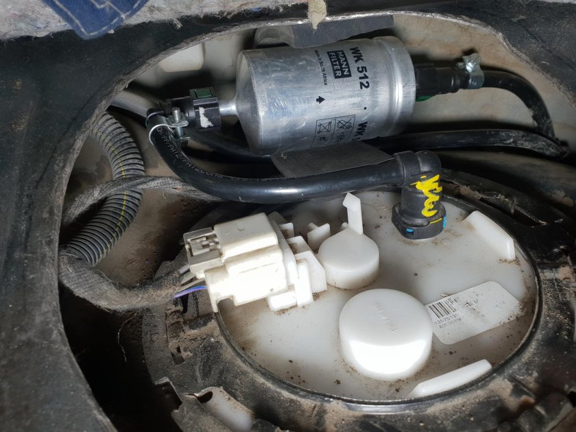 Топливный фильтр Опель Инсигния 1.8