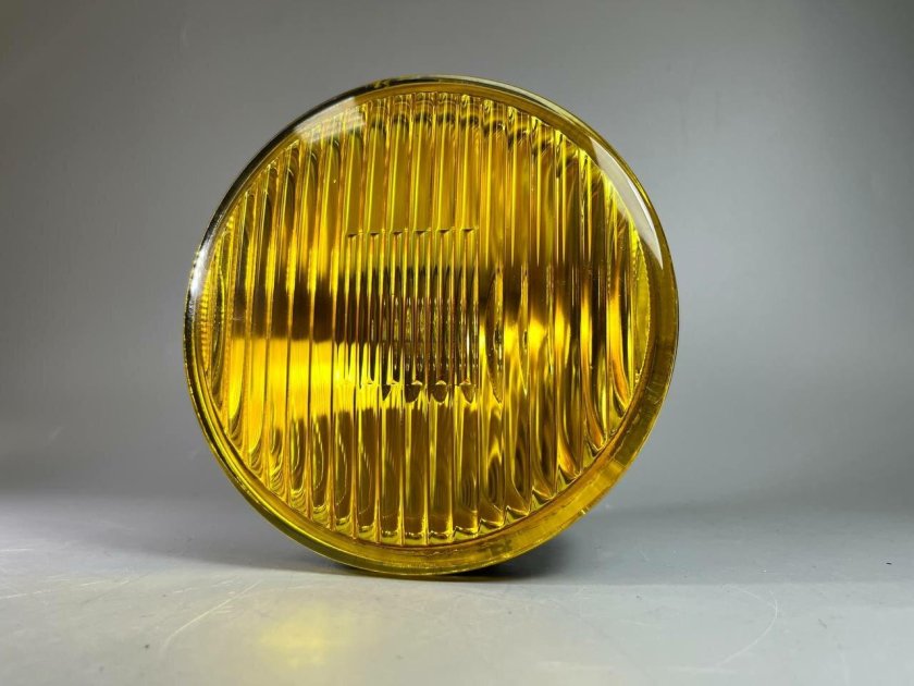 Фара противотуманная желтая 2101 на ваз