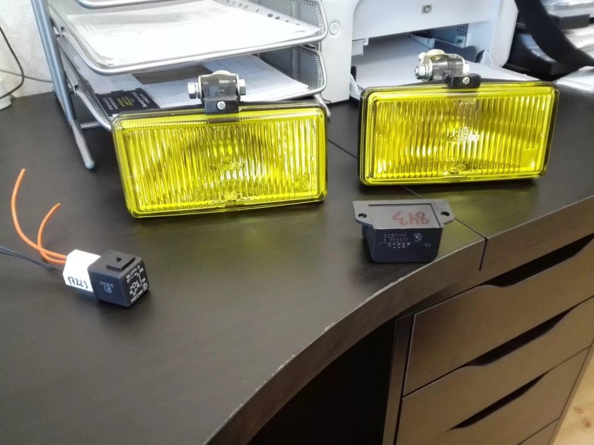 Желтые противотуманные фары ВАЗ 2110