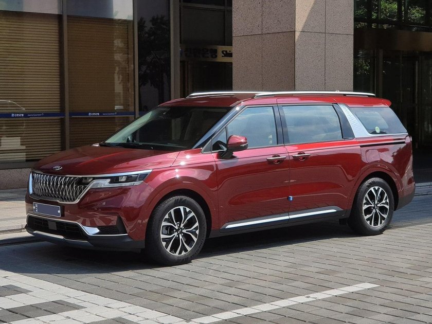 Kia Carnival 4