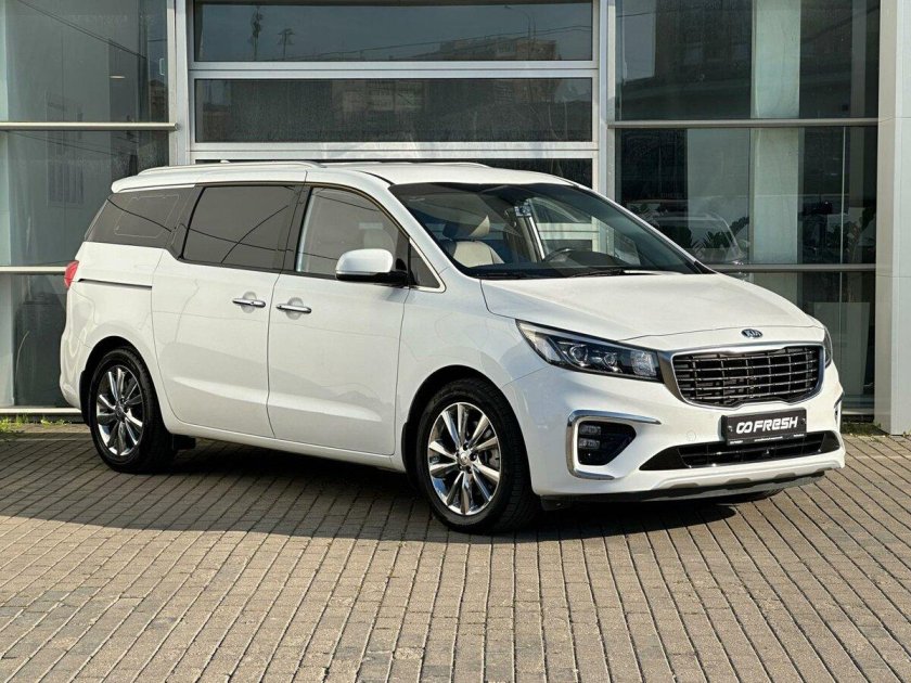 Kia минивэн Carnival 2020