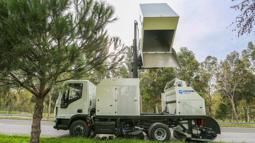 Подметально уборочная машина