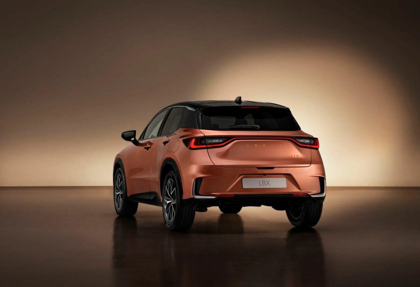 Lexus Crossover