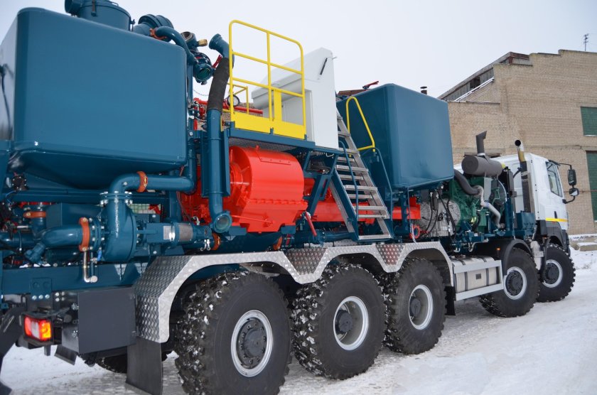 Цементировочный агрегат ца-700