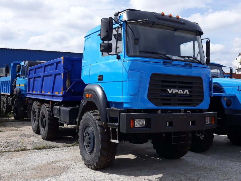 Урал 5557 самосвал