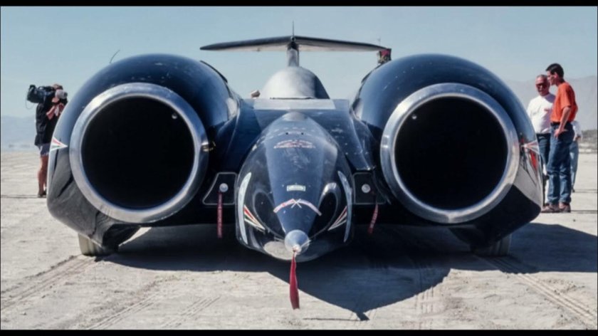 Реактивный автомобиль Thrust SSC