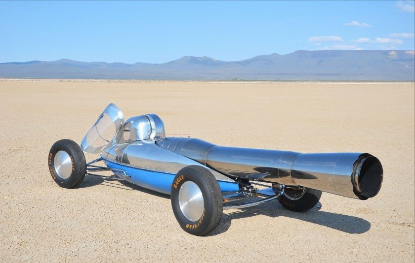 Авто с реактивным двигателем