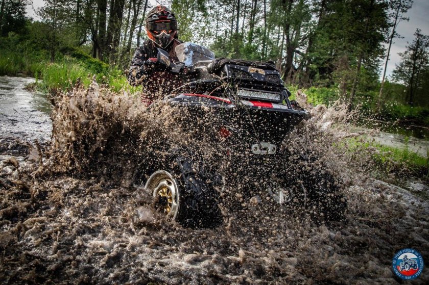 Квадроцикл по бездорожью