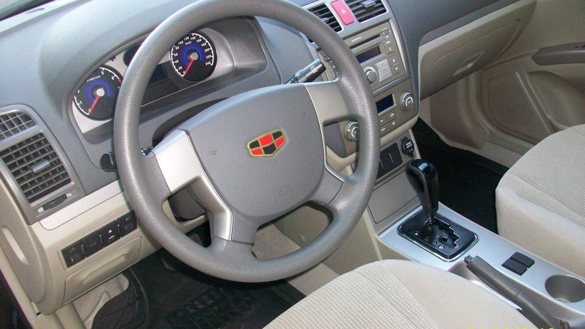 Geely Emgrand ec7 белая