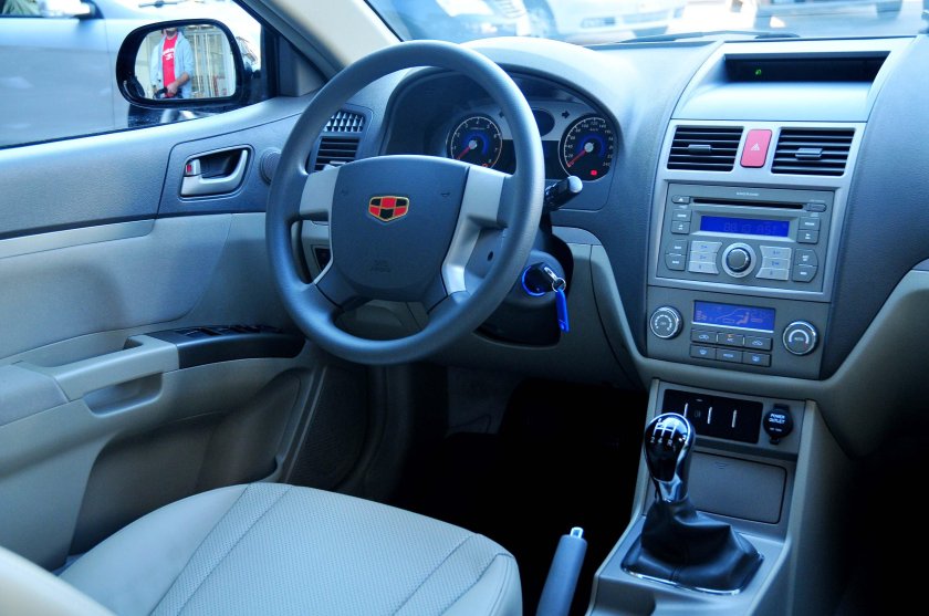 Emgrand ec7 салон