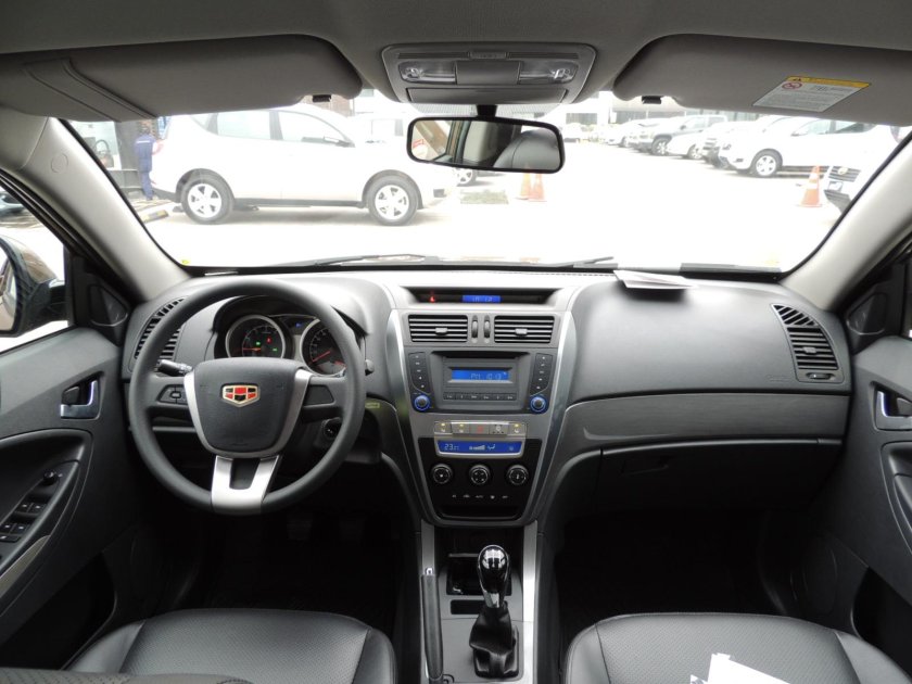 Geely Emgrand 7 салон