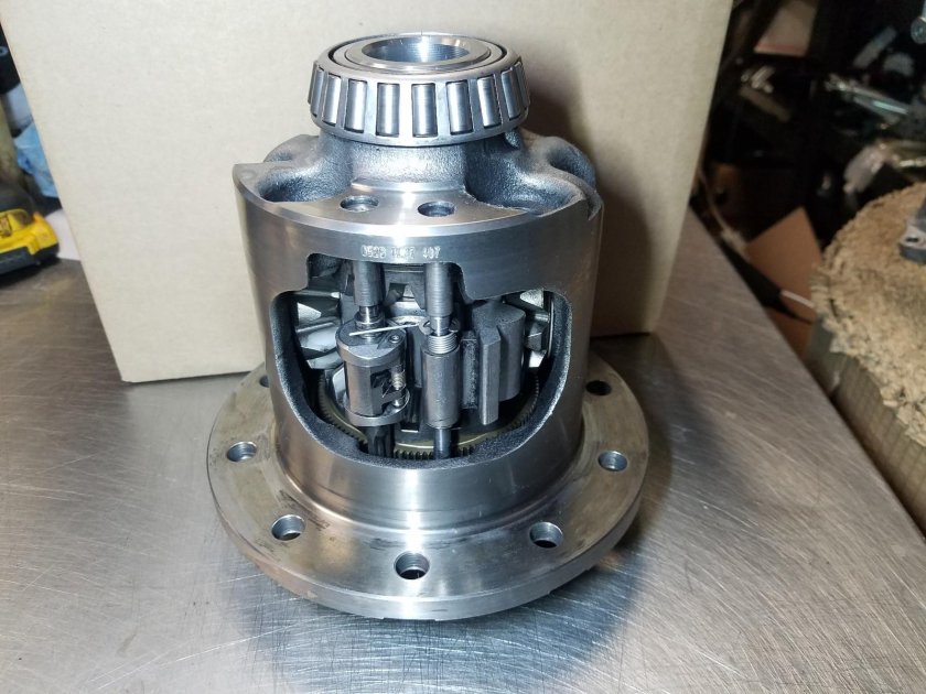 8201516490 Дифференциал