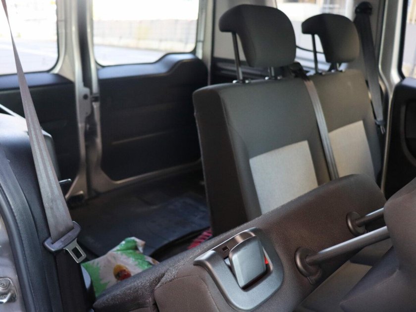 Столик в Хендай Гранд Старекс