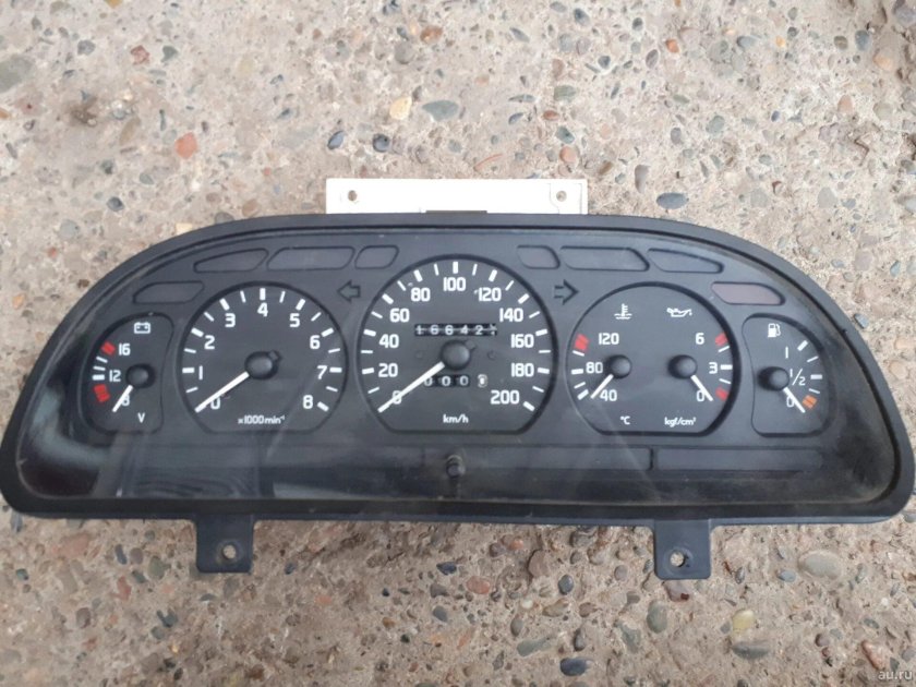 Комбинация приборов Волга 31105