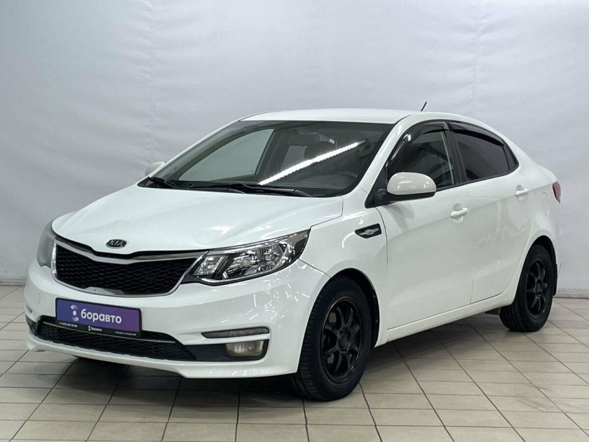 Киа Рио 2015 белая седан