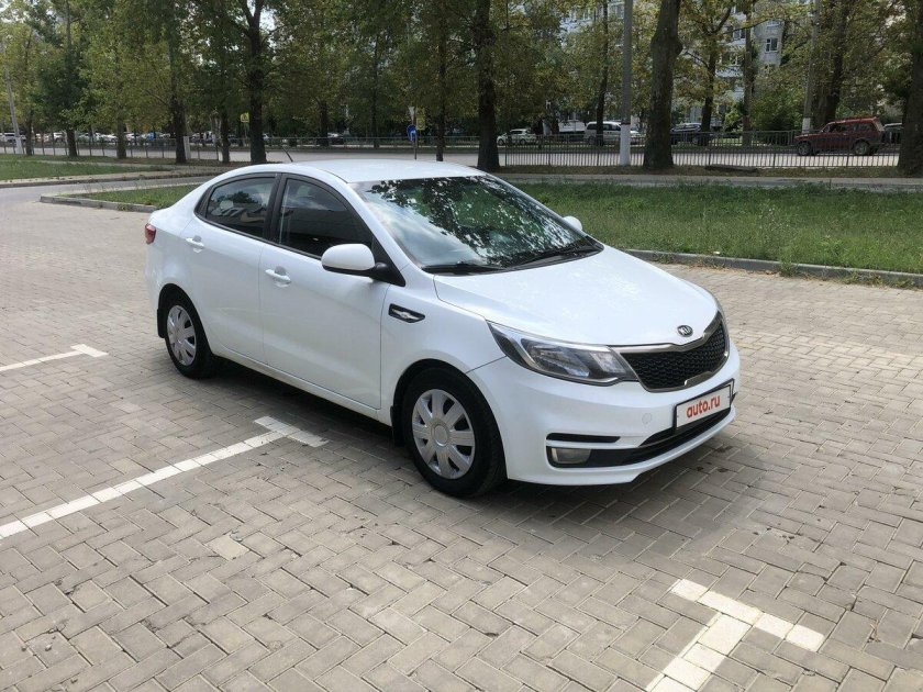 Киа Рио 2013 белая