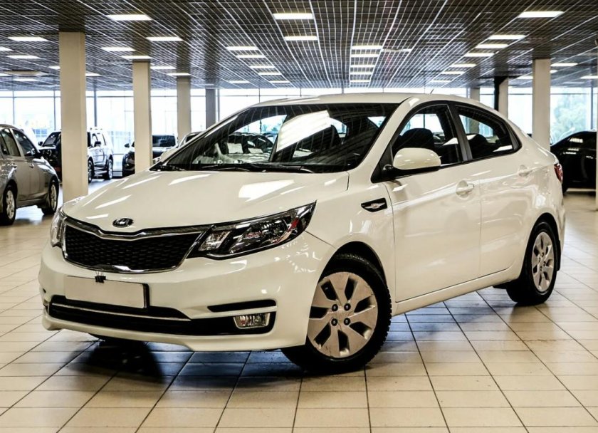 Kia Rio 2016 белая