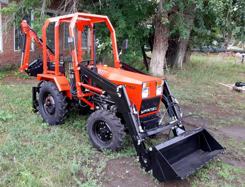 Трактор Уралец 224