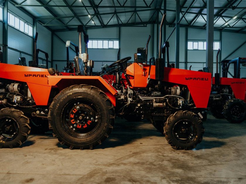 Трактор уралец 224