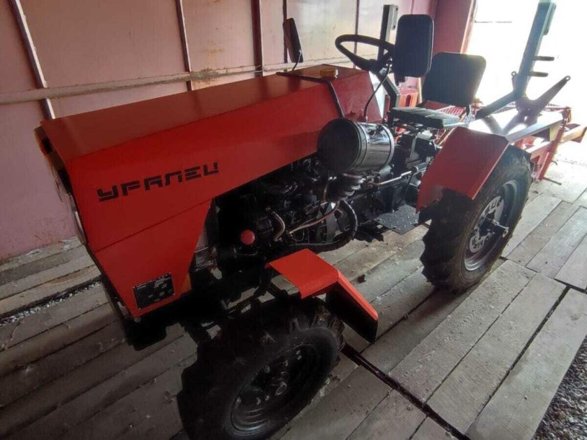 Трактор уралец 224