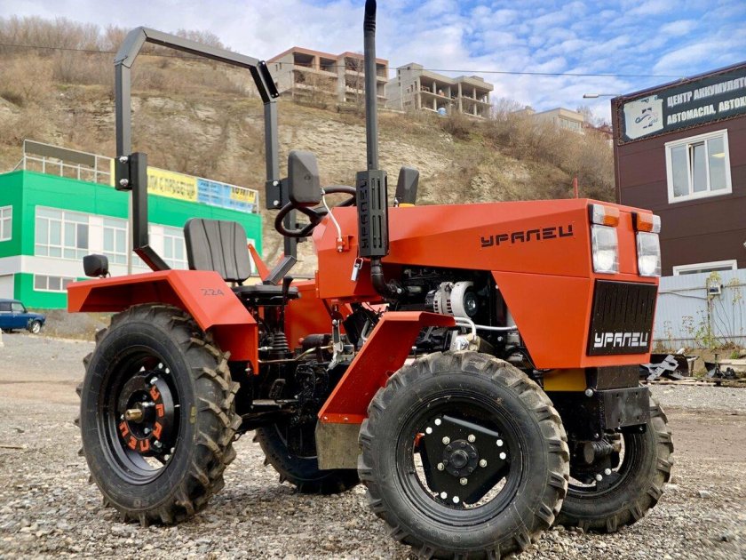 Минитрактор Уралец 224 4х4