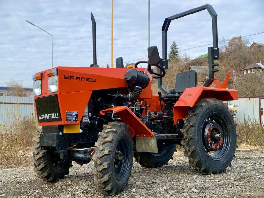 Минитрактор Уралец 2204