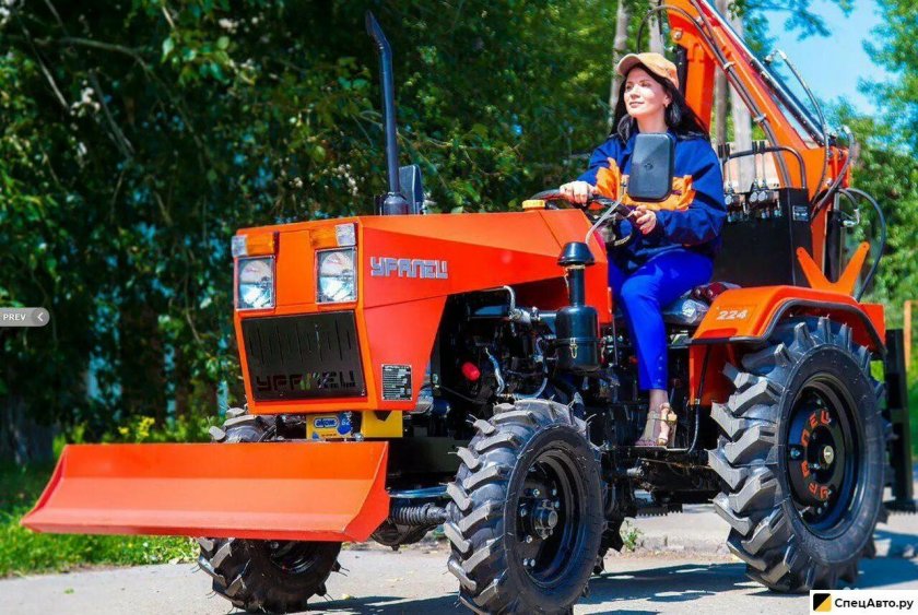 Минитрактор Уралец 2204