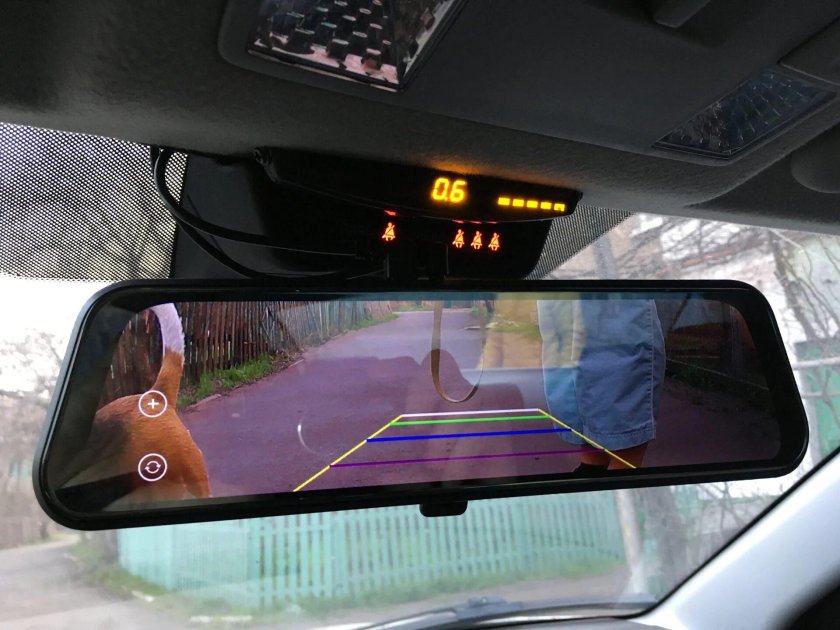 XH-302 видеорегистратор зеркало