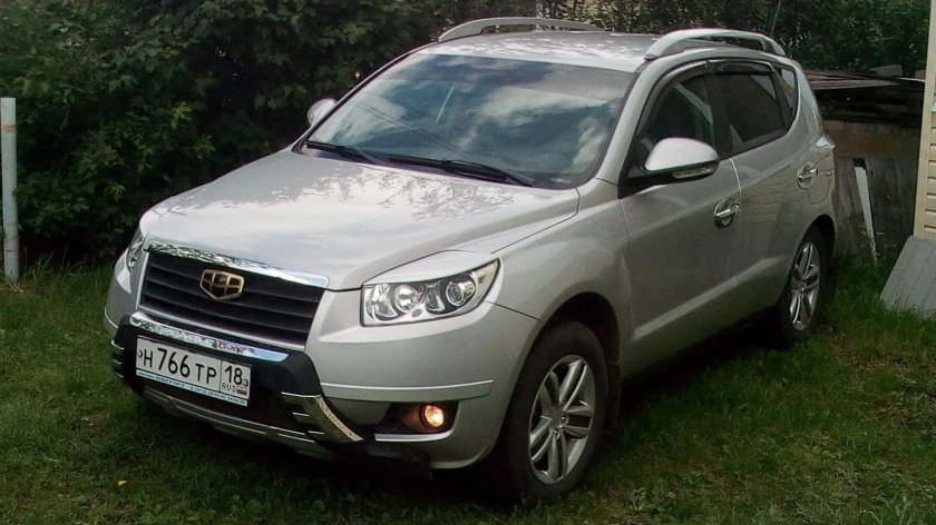 Джили Эмгранд х7 серебристый