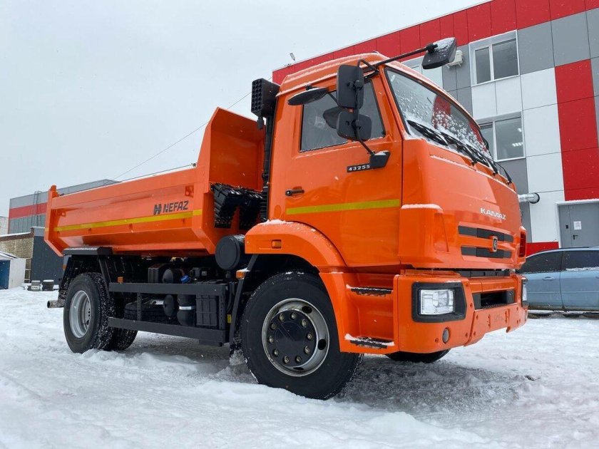 Новый камаз самосвал