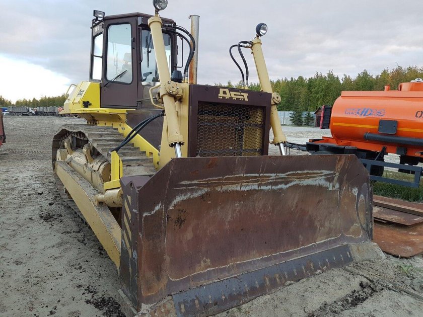 Бульдозер ДСТ-Урал d10
