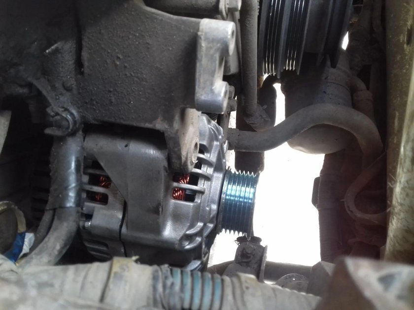 Генератор на Isuzu Rodeo 1 6vd1