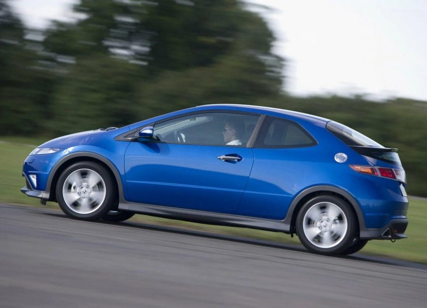 Honda Civic 8 хэтчбек