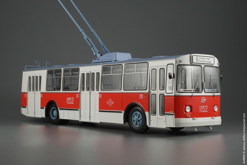 Троллейбус ЗИУ 682б