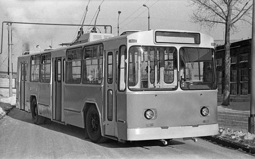 Троллейбус ЗИУ 682 (зиу9)