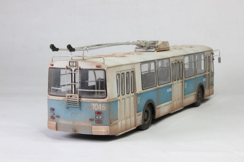 Модель троллейбуса ЗИУ-682