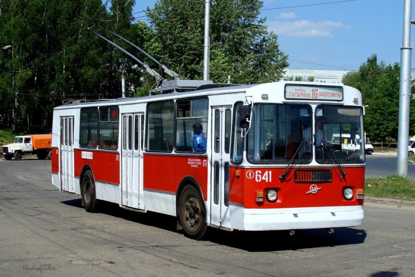 Троллейбус ЗИУ 682 (зиу9)