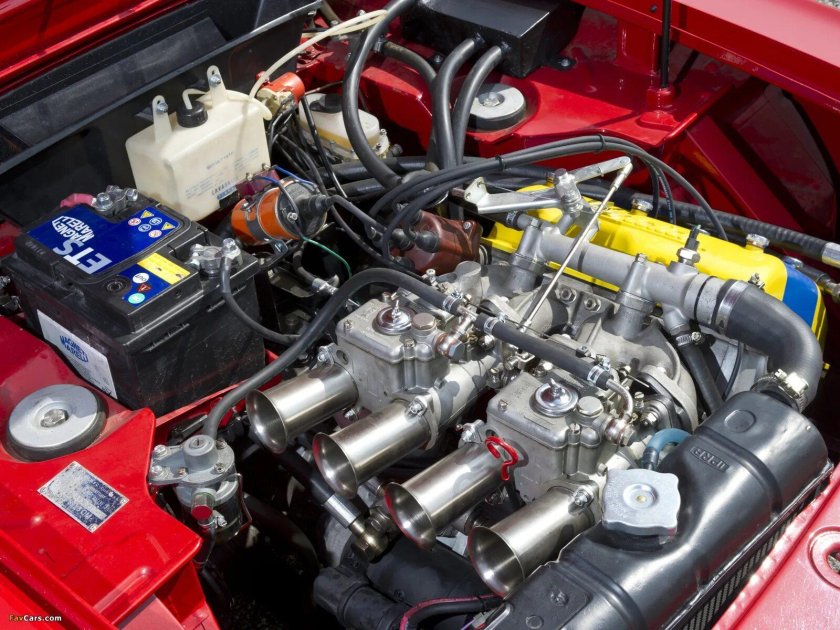Lancia Fulvia engine
